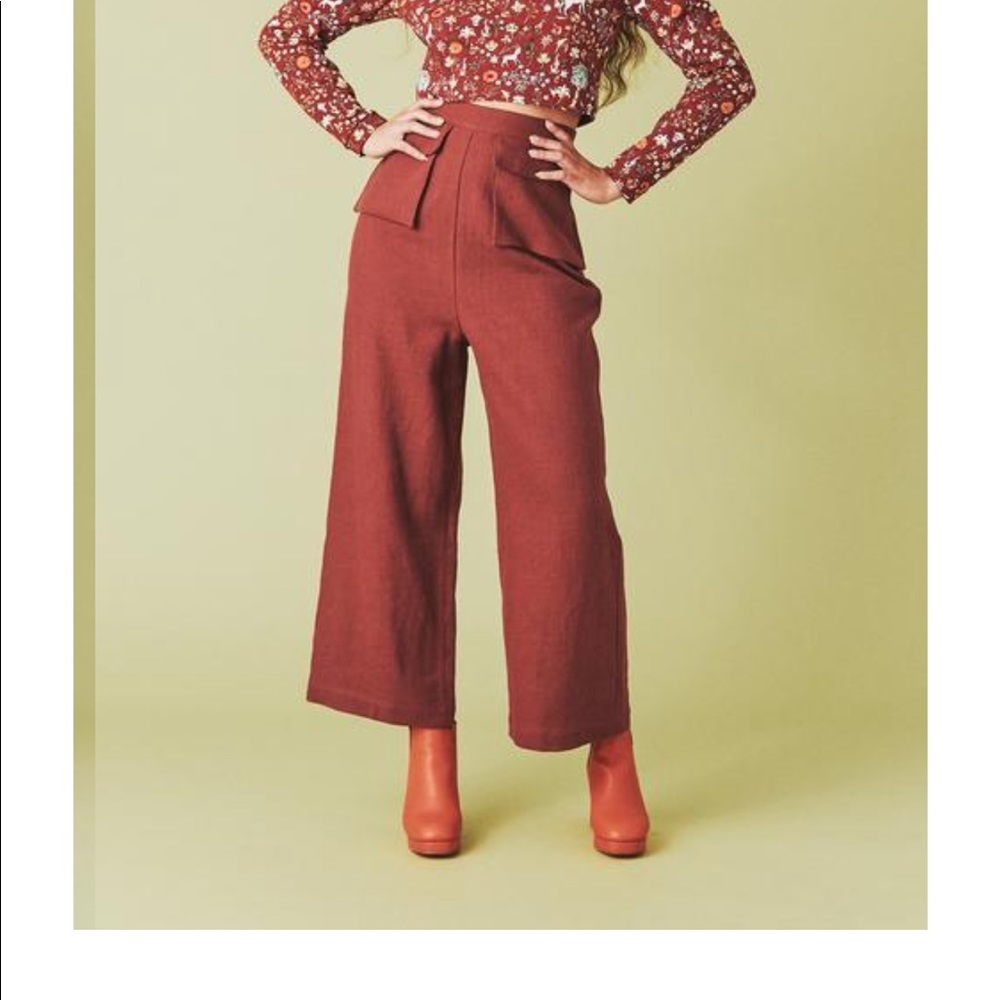 Wide-leg high-waist linen pants